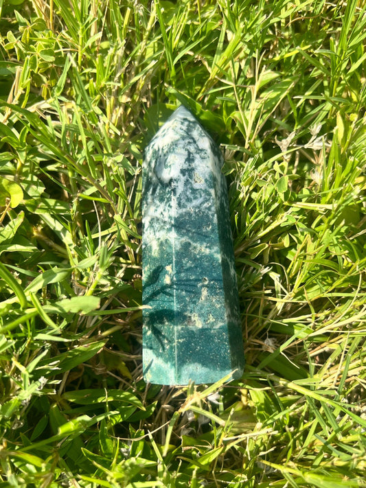 Beautiful Pine Green Tree Agate Tower