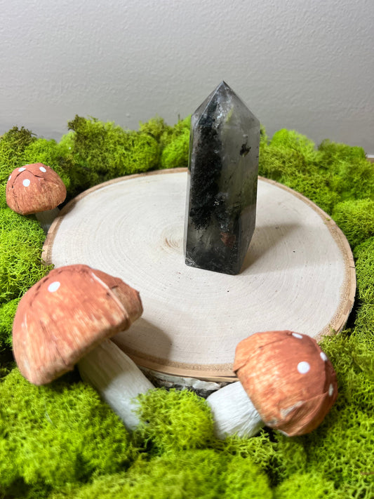 Beautiful Dynamic Garden Quartz Tower